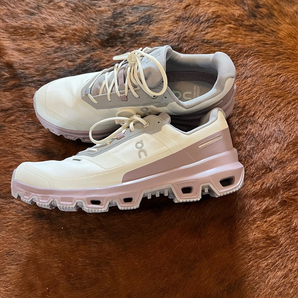 On Cloud waterproof shoes
